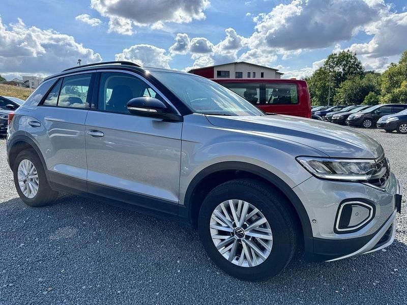 Silber Gebraucht 2023 VW T-Roc Life SUV | 23.990 € (Guter Preis) - Bild 1/4