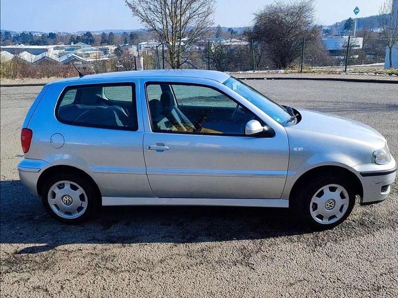 Gebraucht VW Polo 75 PS (55 kW) 2001 Silber Kleinwagen