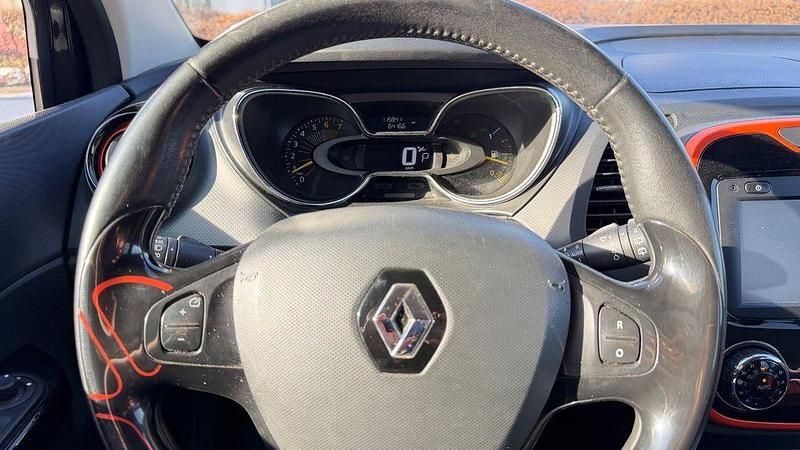 Gebraucht Renault Captur Luxe 120 PS (88 kW) 2015 Schwarz SUV