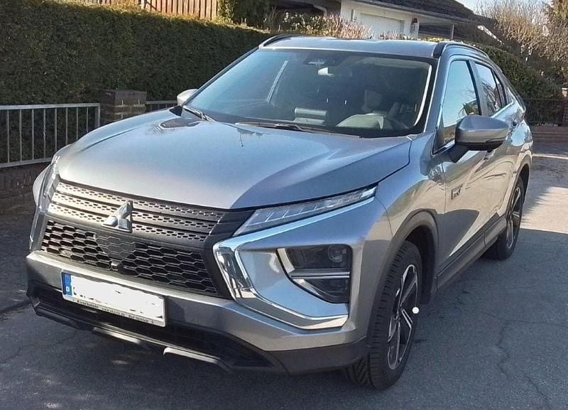 Gebraucht Mitsubishi Eclipse Cross Basis 188 PS (138 kW) 2022 Grau SUV