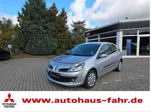 Silber Gebraucht 2008 Renault Clio II Limousine | 2.900 € (Etwas zu teuer) - Bild 1/4