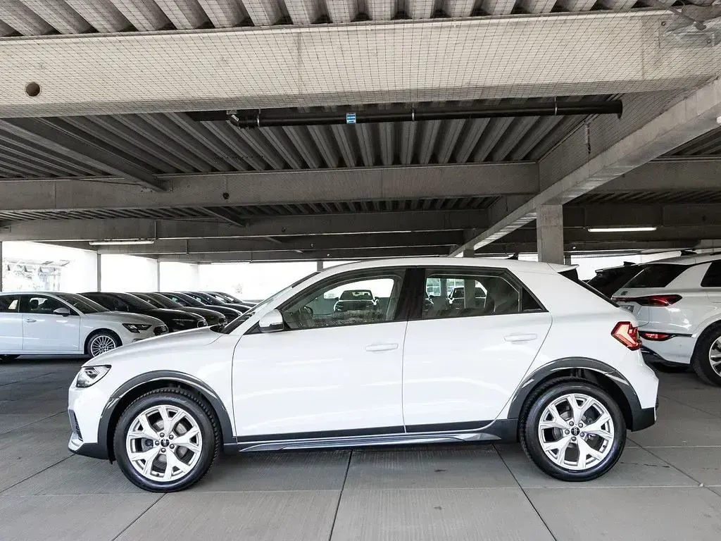 Gebraucht Audi A1 S-Line 150 PS (110 kW) 2022 Gletscherweiß metallic SUV