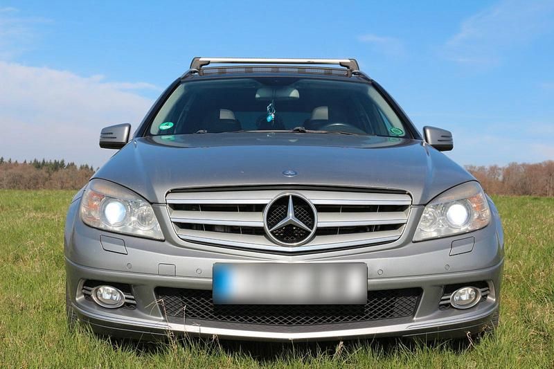 Gebraucht Mercedes 320 224 PS (164 kW) 2009 Grau Kombi