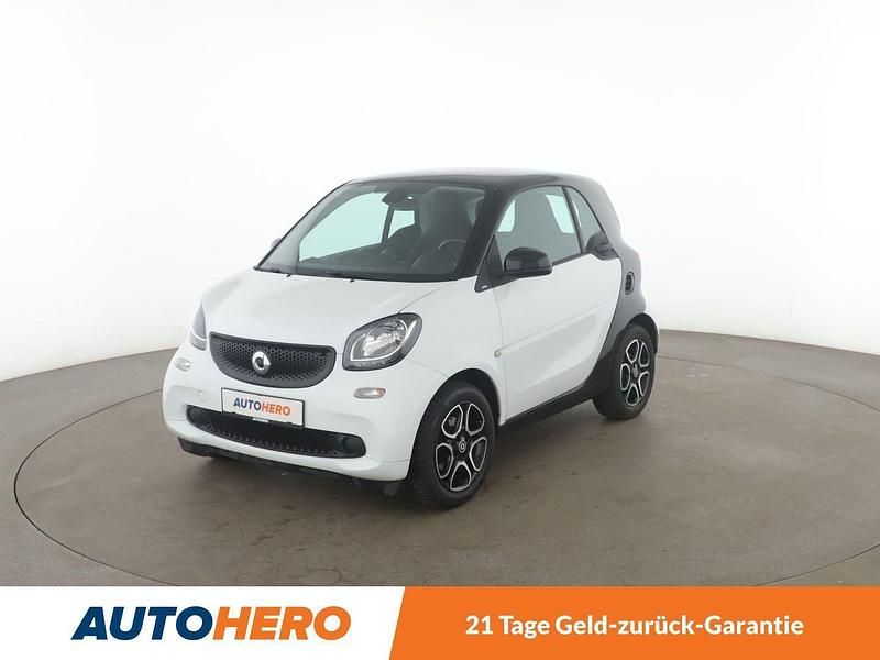 Weiß Gebraucht 2018 Smart ForTwo Coupé Basis Kleinwagen | 16.190 € (Etwas zu teuer) - Bild 1/3