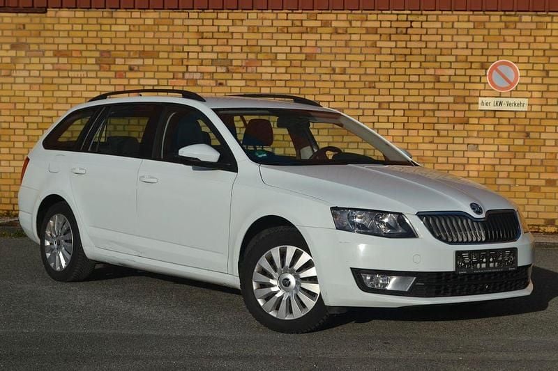 Gebraucht Skoda Octavia ScoutLine 110 PS (80 kW) 2016 Weiß Kleinwagen