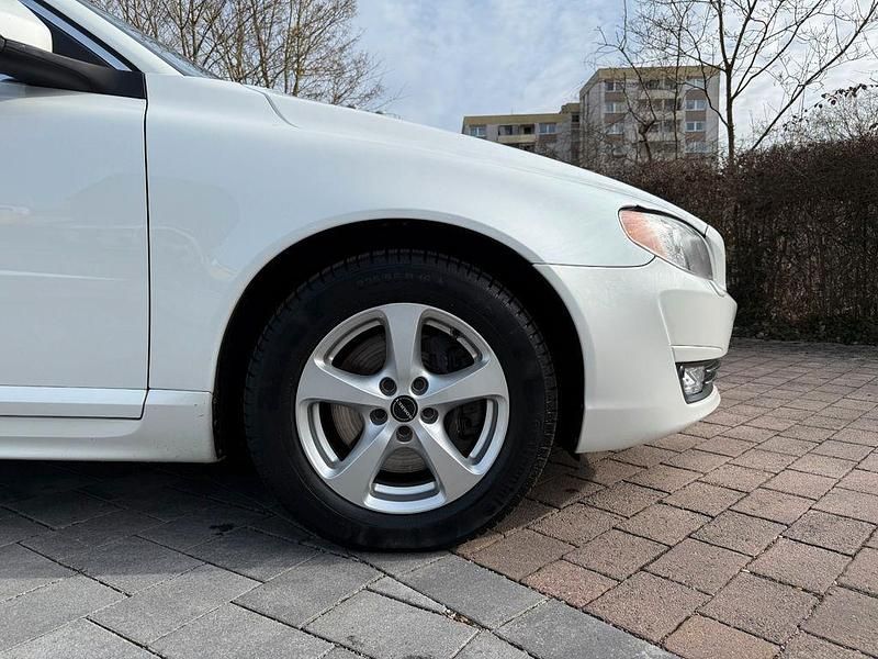 Gebraucht Volvo V70 181 PS (133 kW) 2014 Weiß Kombi