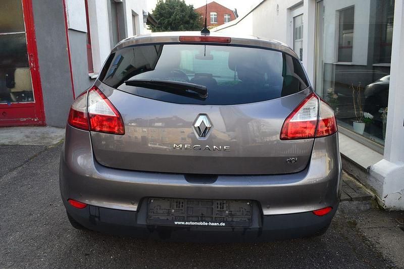 Gebraucht Renault Mégane Bose Edition 131 PS (96 kW) 2012 Grau cassiopee Limousine
