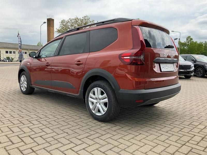 Gebraucht Dacia Jogger Expression 110 PS (80 kW) 2024 Braun Van / Kleinbus