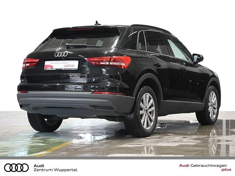 Gebraucht Audi Q3 Basis 150 PS (110 kW) 2023 Schwarz SUV