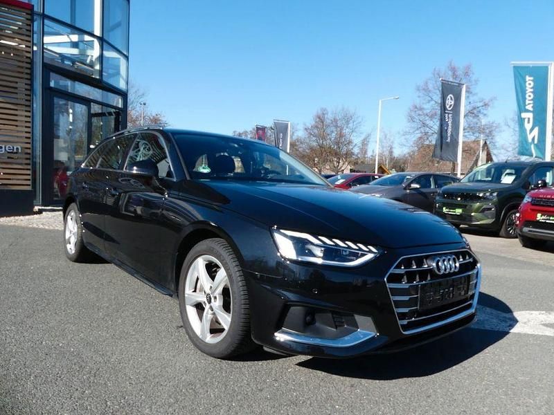 Gebraucht Audi A4 Advanced 204 PS (150 kW) 2024 Mythosschwarz metallic Kombi
