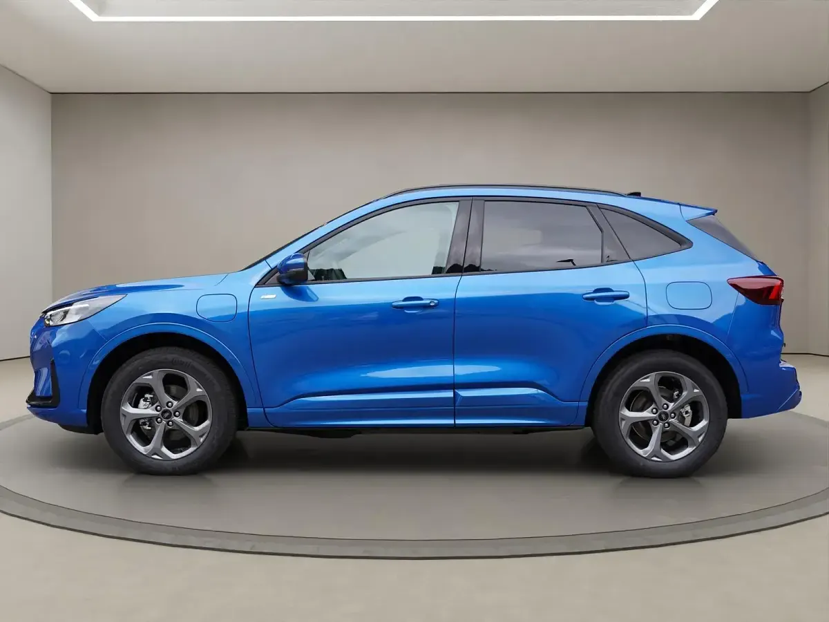 Neu Ford Kuga ST-Line 242 PS (177 kW) 2025 Desert island blue SUV