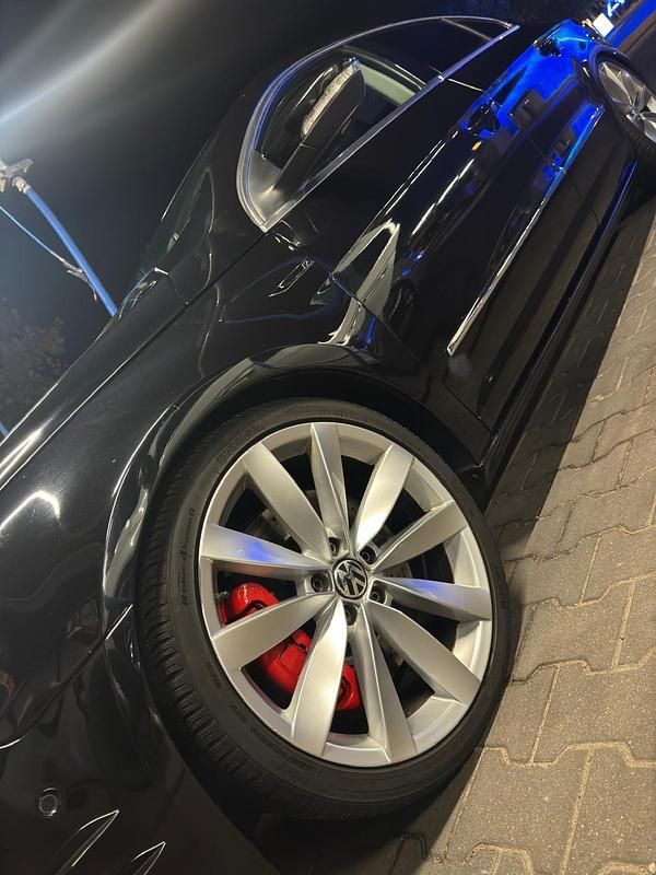 Second-hand VW Passat 300 CP (220 kW) 2011 Negru Berlinǎ