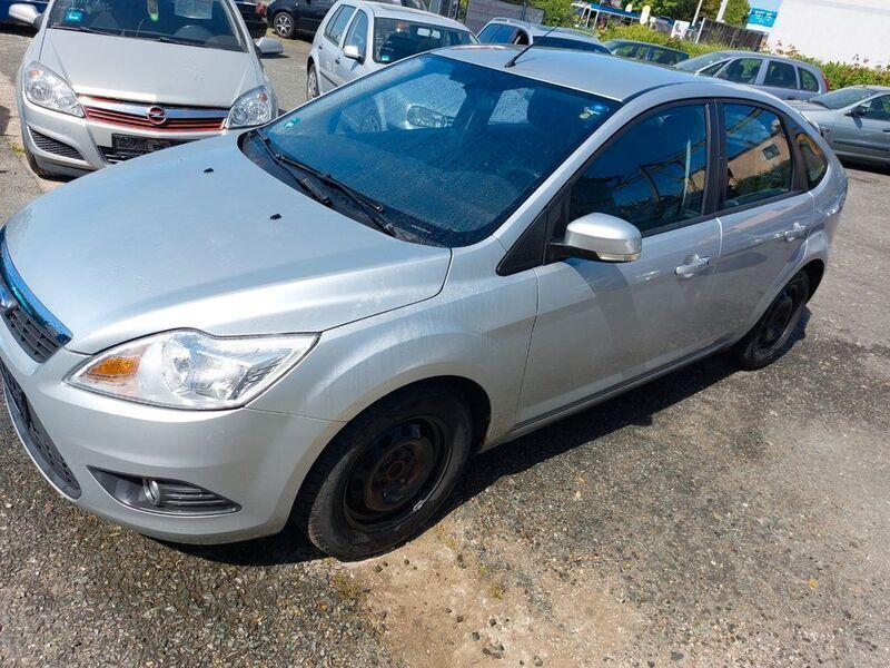Silber Gebraucht 2009 Ford Focus Style Limousine | 2.800 € (Fairer Preis) - Bild 1/4