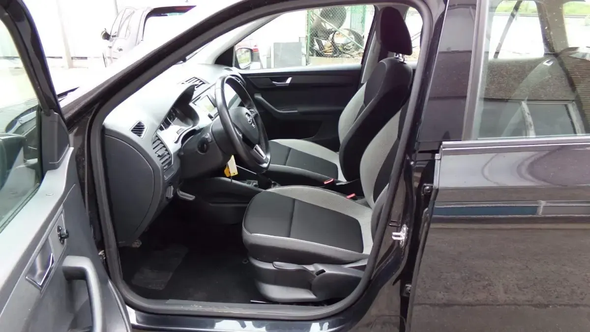 Gebraucht Skoda Fabia 95 PS (69 kW) 2018 Schwarz Kombi