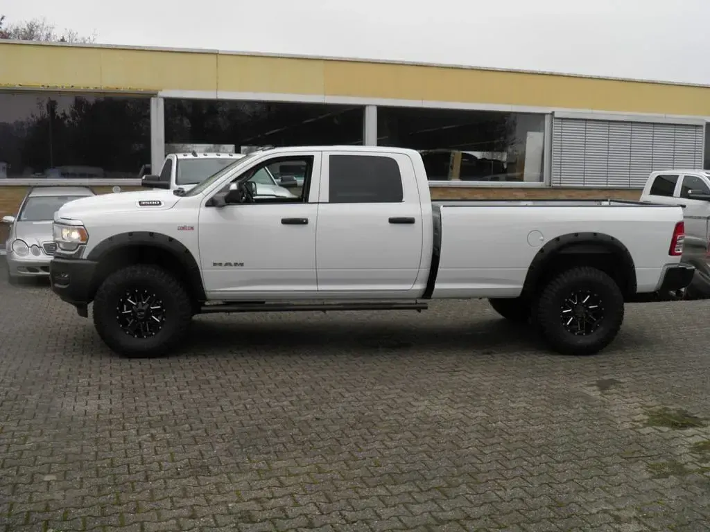 Second-hand Dodge Ram 408 CP (300 kW) 2024 Alb Pickup