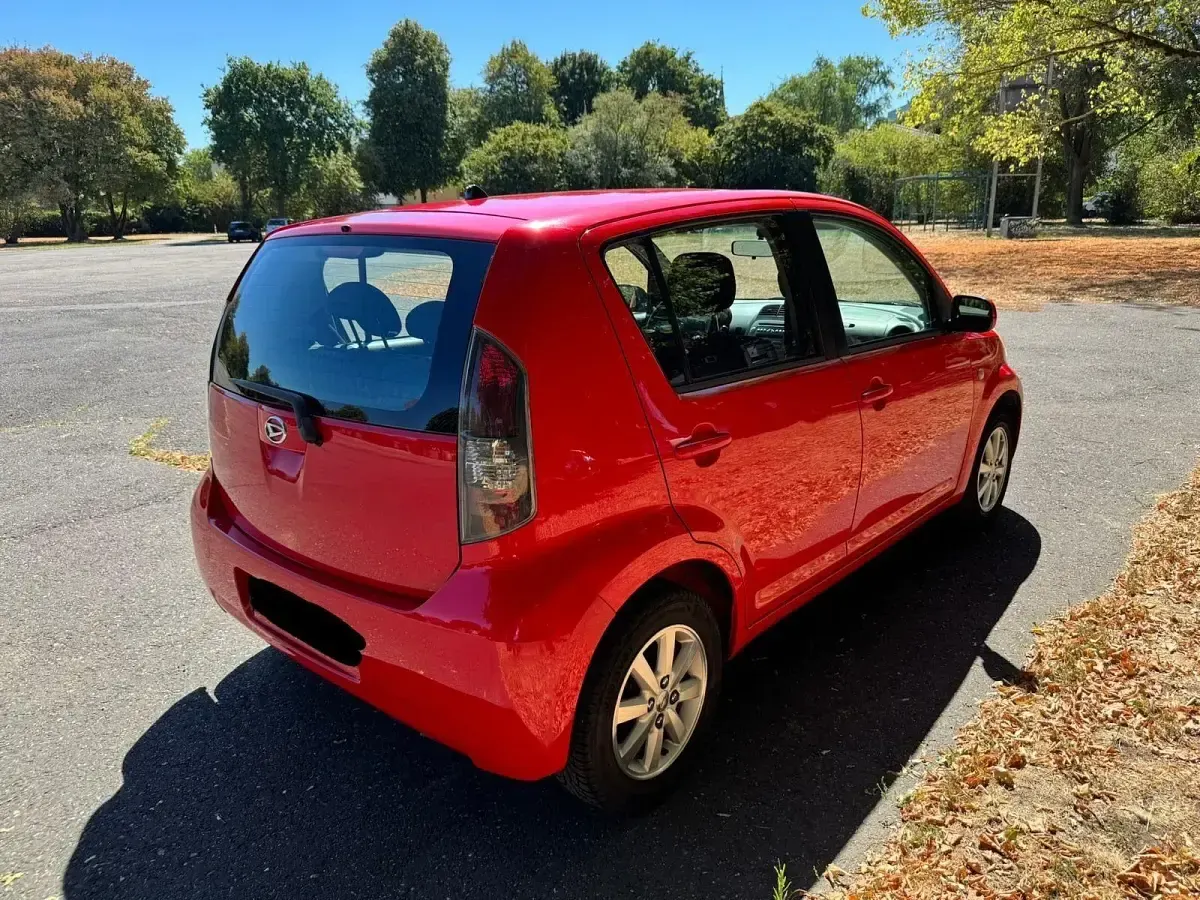 Gebraucht Daihatsu Sirion 103 PS (75 kW) 2009 Rot Kleinwagen