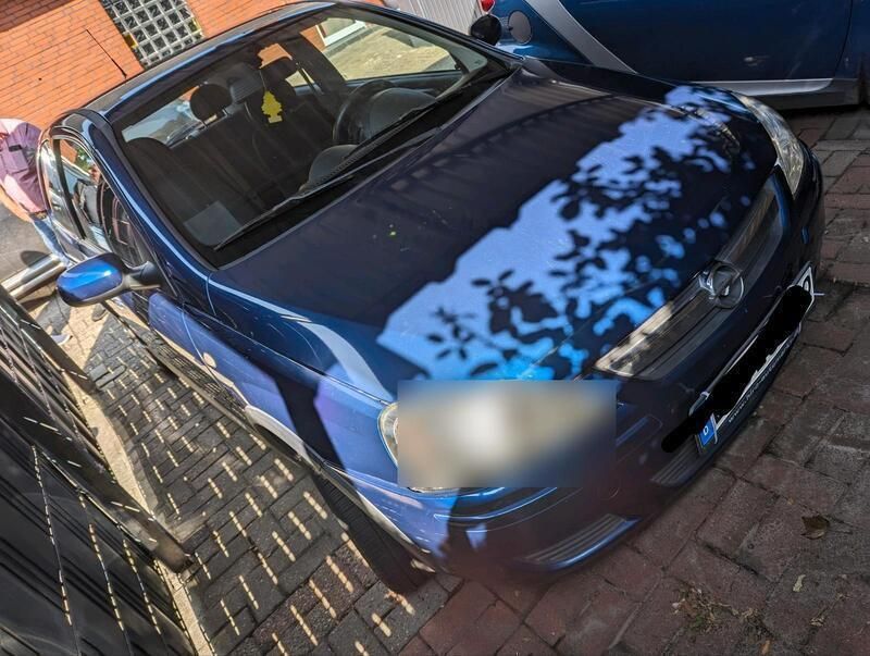 Blau Gebraucht 2006 Opel Corsa Kleinwagen | 1.000 € (Etwas zu teuer) - Bild 1/3
