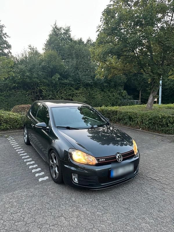 Andere farben Gebraucht 2010 VW Golf VI GTI Kleinwagen | 5.290 € (Superpreis) - Bild 1/4