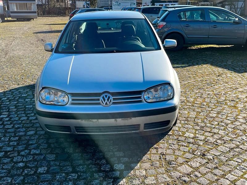 Gebraucht VW Golf IV 102 PS (75 kW) 2001 Silber Kleinwagen