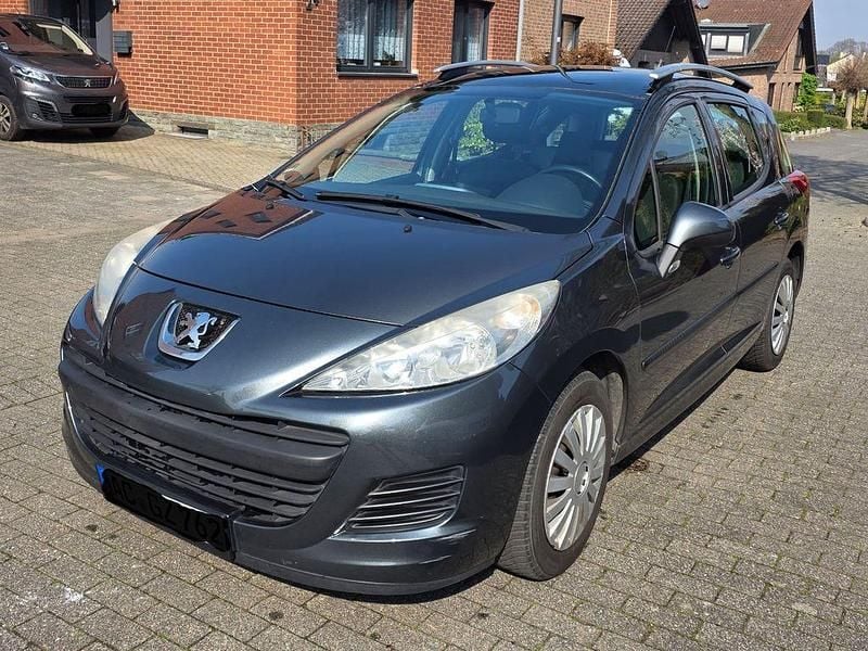 Gebraucht Peugeot 207 Tendance 92 PS (67 kW) 2011 Grau Kombi