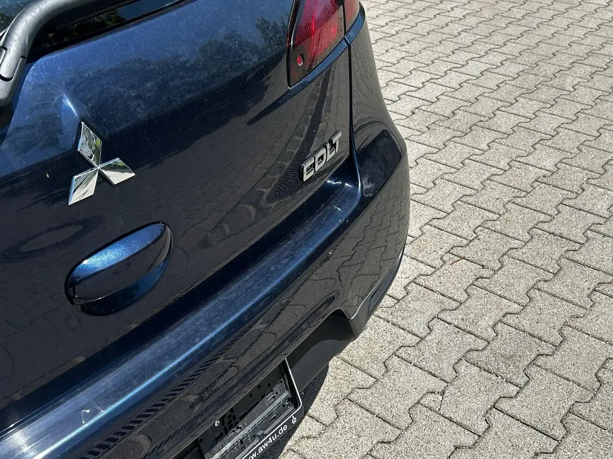 Gebraucht Mitsubishi Colt 95 PS (69 kW) 2013 Blau Kleinwagen