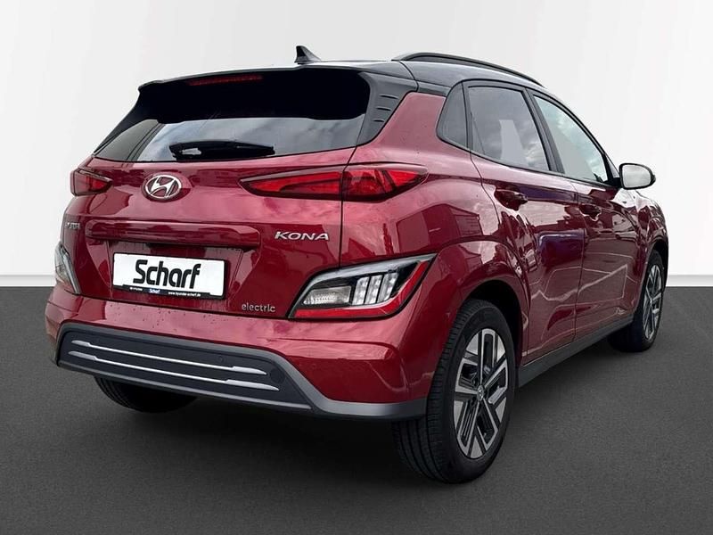 Gebraucht Hyundai Kona Trend 100 kW (136 PS) 2022 Rot SUV