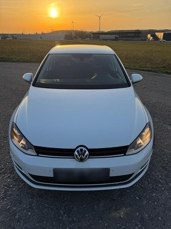 Gebraucht VW Golf VII 86 PS (63 kW) 2014 Weiß Kleinwagen