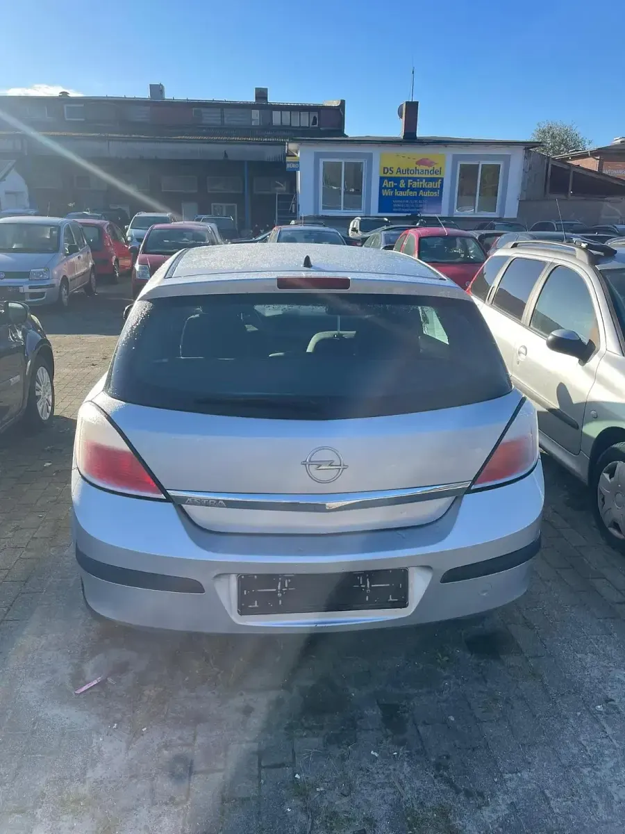 Gebraucht Opel Astra 90 PS (66 kW) 2004 Silber Limousine