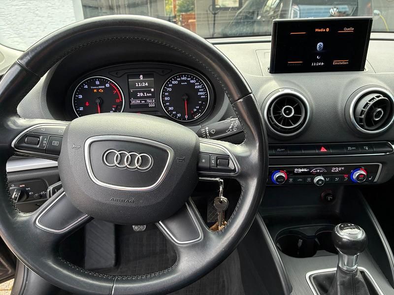 Gebraucht Audi A3 S-Line 149 PS (109 kW) 2015 Grau Kleinwagen