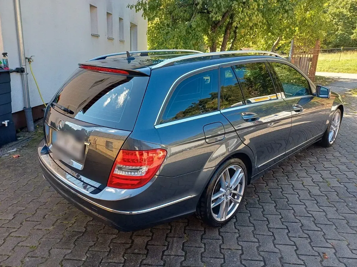 Gebraucht Mercedes C250 Avantgarde 204 PS (150 kW) 2014 Grau Kombi