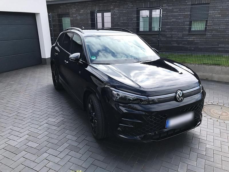 Gebraucht VW Tiguan Style 150 PS (110 kW) 2024 Schwarz SUV