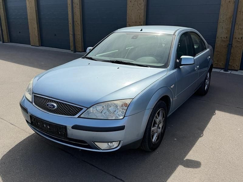 Gebraucht Ford Mondeo 125 PS (91 kW) 2004 Blau Limousine