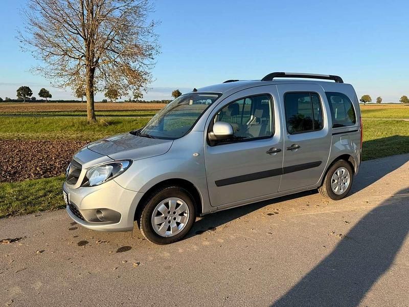 Silber Gebraucht 2020 Mercedes Citan 111 Kombi | 13.500 € (Fairer Preis) - Bild 1/4