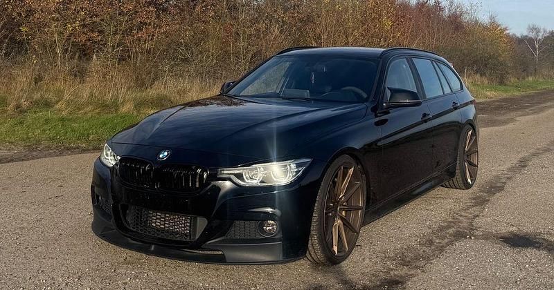 Schwarz Gebraucht 2018 BMW 318 M Sport Kombi | 14.700 € (Superpreis) - Bild 1/4