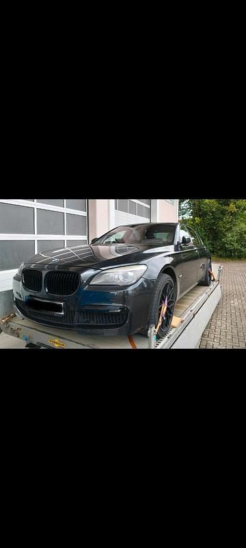 Schwarz Gebraucht 2011 BMW 750 Limousine | 9.000 € (Superpreis) - Bild 1/4
