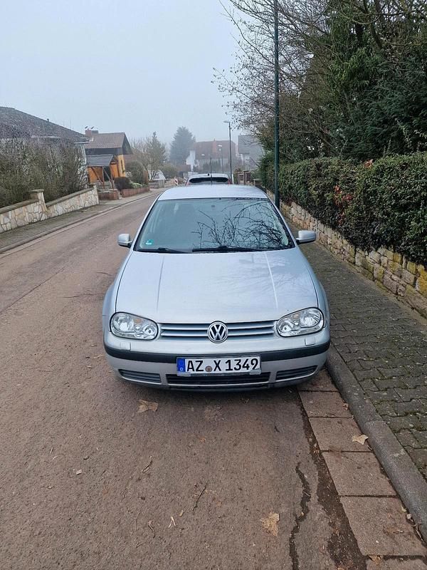 Silber Gebraucht 1998 VW Golf IV Kleinwagen | 1.000 € (Fairer Preis) - Bild 1/4