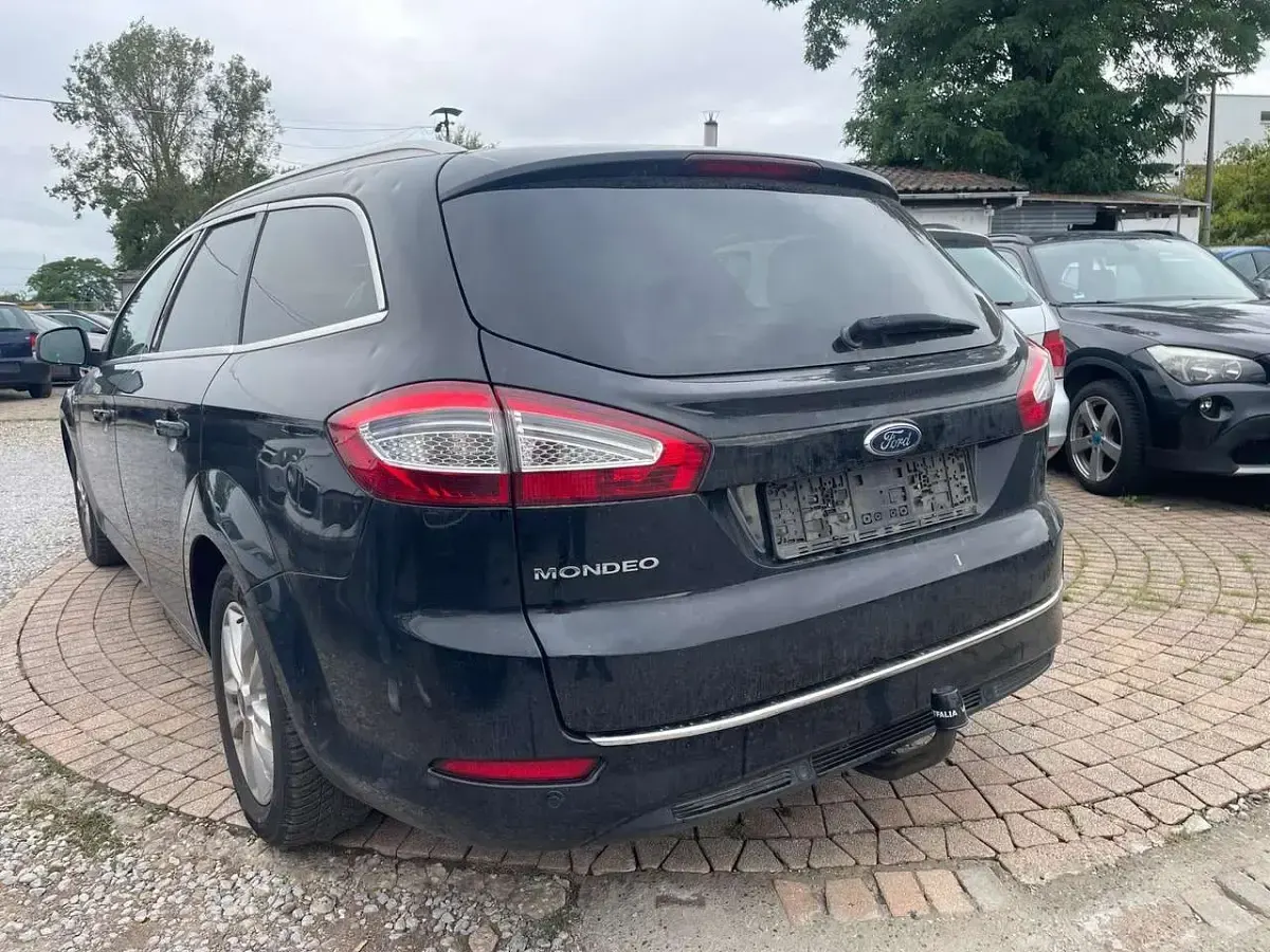 Gebraucht Ford Mondeo Business Edition 140 PS (102 kW) 2013 Pantherschwarz metallic Kombi