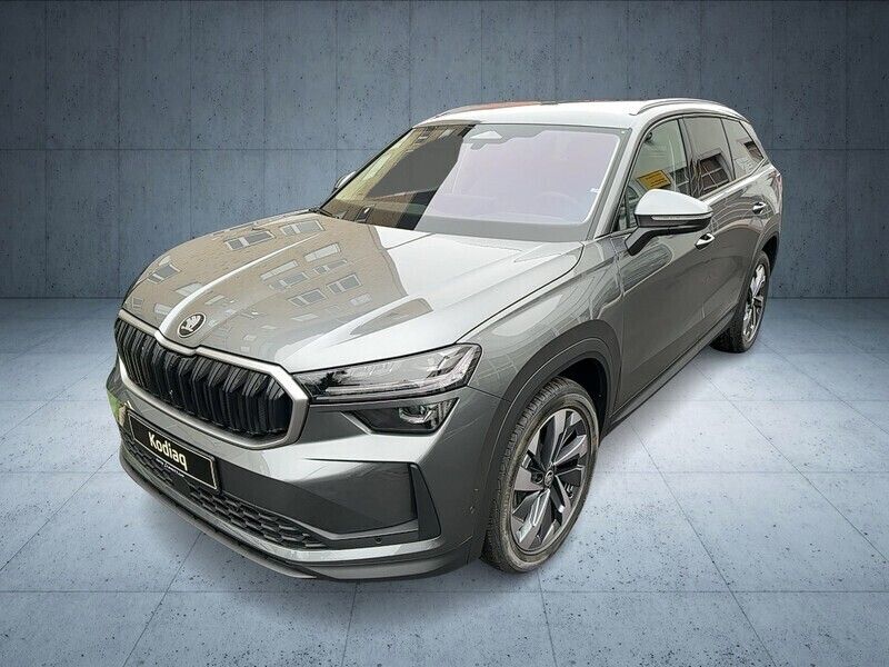 Graphitegrau metallic Gebraucht 2024 Skoda Kodiaq Selection SUV | 52.280 € (Etwas zu teuer) - Bild 1/4