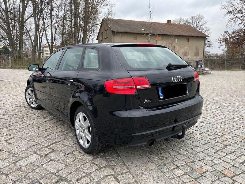 Gebraucht Audi A3 Ambiente 102 PS (75 kW) 2010 Schwarz Kleinwagen
