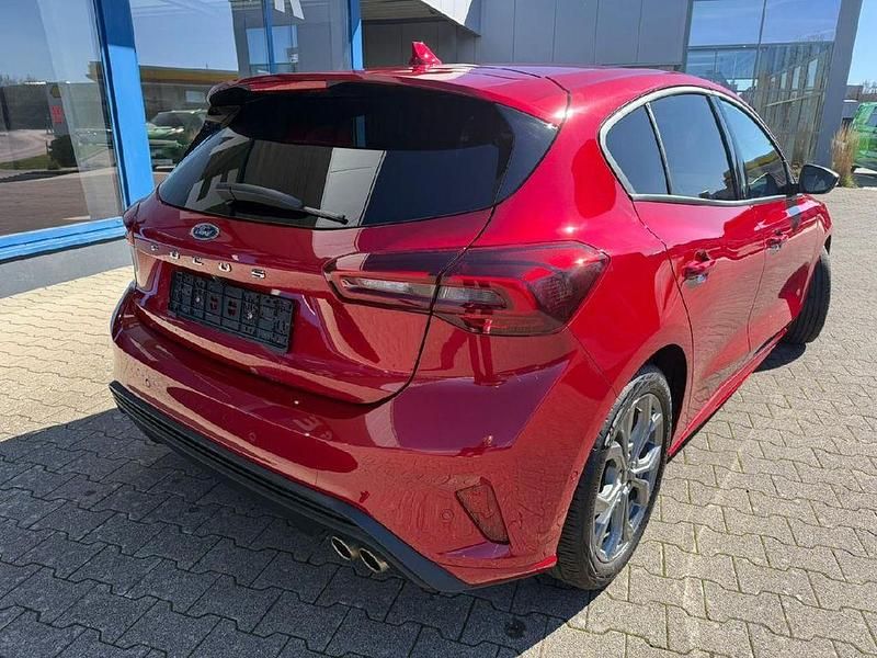 Gebraucht Ford Focus ST-Line X 155 PS (114 kW) 2025 Rot Limousine