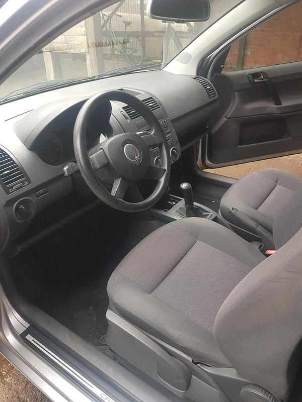 Gebraucht VW Polo 54 PS (39 kW) 2004 Silber Kleinwagen