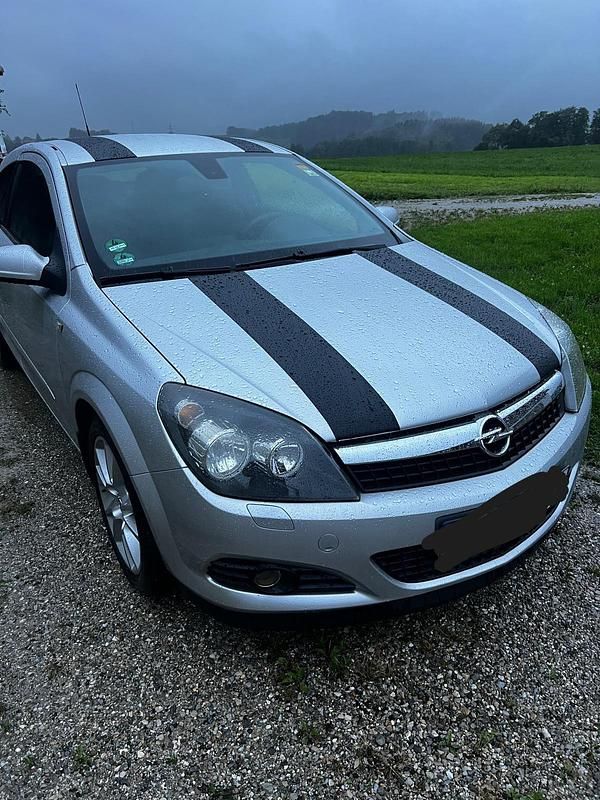 Silber Gebraucht 2009 Opel Astra GTC Coupé | 2.200 € (Guter Preis) - Bild 1/4