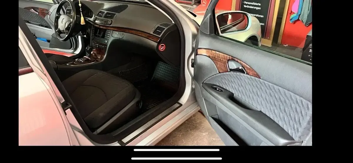 Gebraucht Mercedes E200 122 PS (89 kW) 2003 Grau Limousine