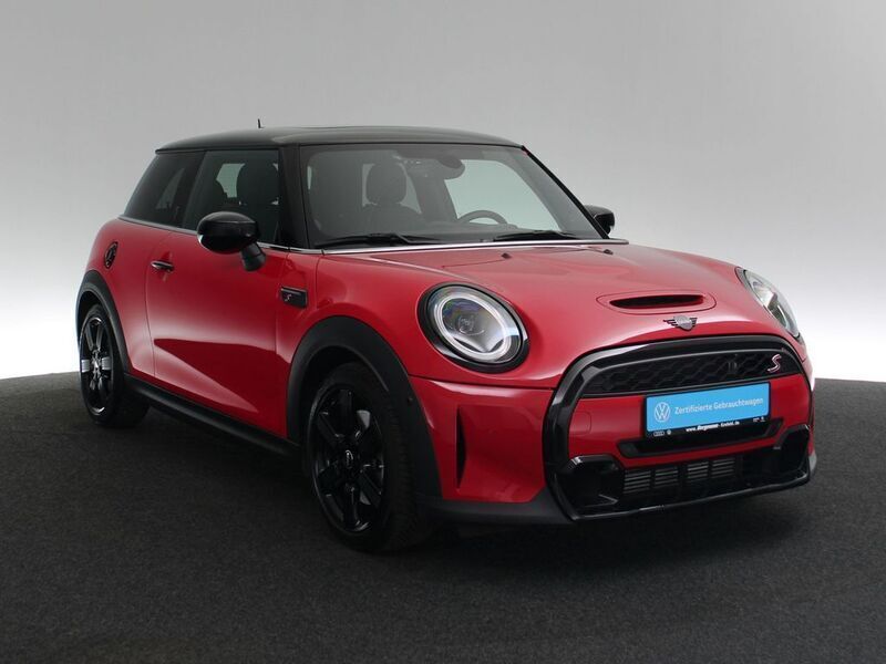 Gebraucht Mini Cooper S 178 PS (130 kW) 2022 Rot / chili red Kleinwagen