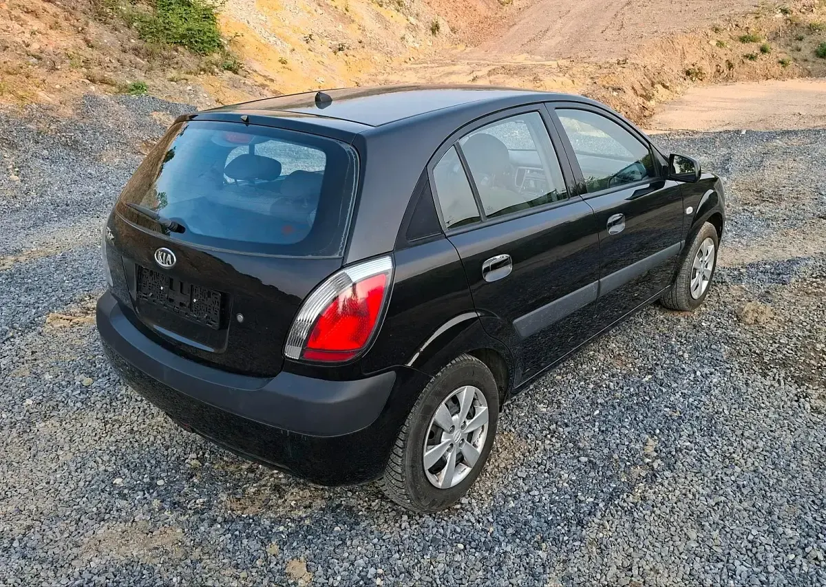 Gebraucht Kia Rio 97 PS (71 kW) 2009 Schwarz Limousine