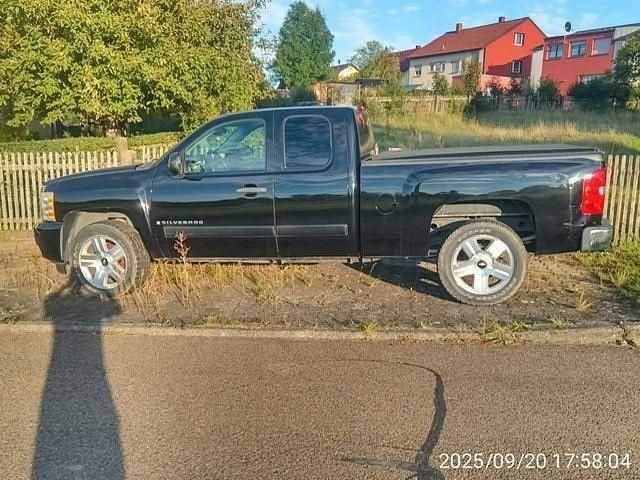 Schwarz Gebraucht 2008 Chevrolet Silverado SUV | 7.000 € - Bild 1/4