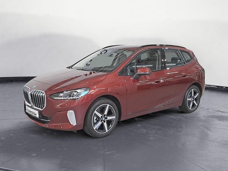 Rot Gebraucht 2024 BMW 220 Active Tourer Luxury Line Van / Kleinbus | 32.950 € (Etwas zu teuer) - Bild 1/4