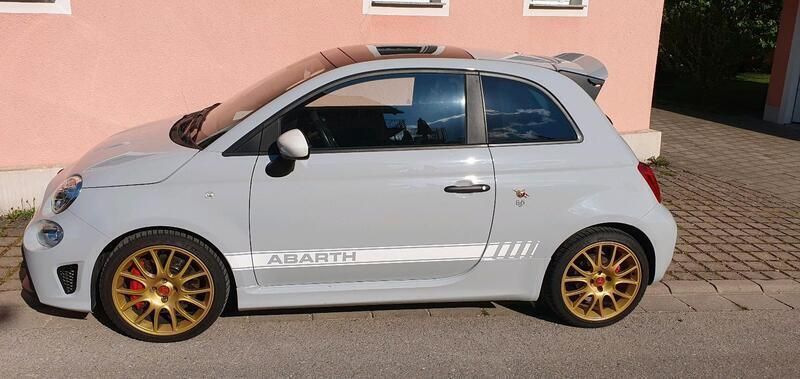 Grau Gebraucht 2022 Fiat 500 Abarth Abarth Kleinwagen | 27.990 € - Bild 1/4