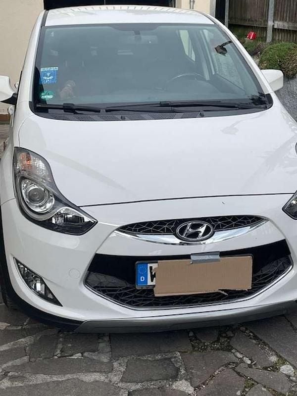 Gebraucht Hyundai ix20 125 PS (91 kW) 2014 Weiß Kleinwagen