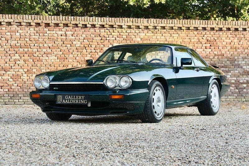 Grün Gebraucht 1992 Jaguar XJR S Limousine | 39.500 € - Bild 1/4